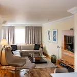 Becozy Self Check-in & Pop-up Hotell