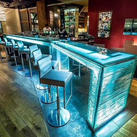 Becozy Self Check-in & Pop-up Hotell 4*