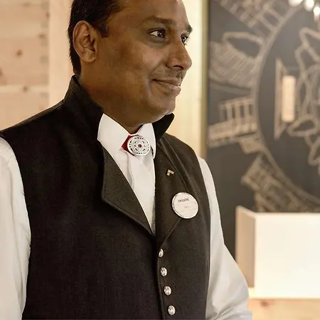 Becozy Self Check-in & Pop-up Hotell 4*