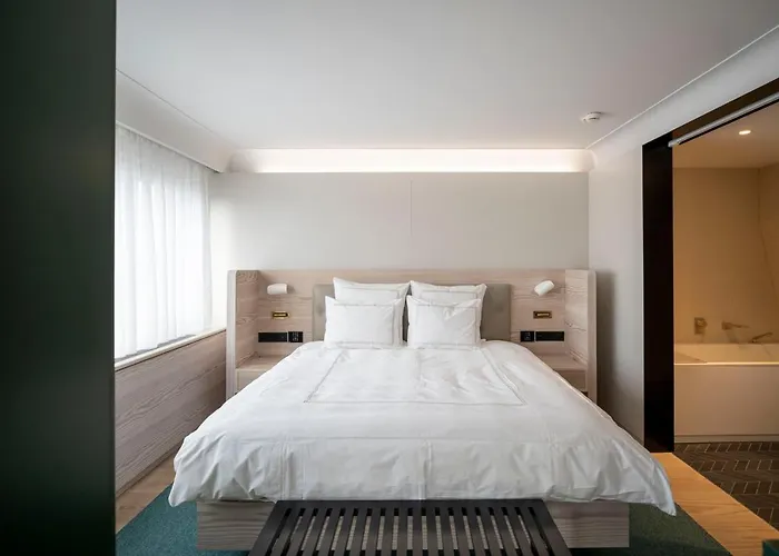 Becozy Self Check-in & Pop-up Hotel 4*