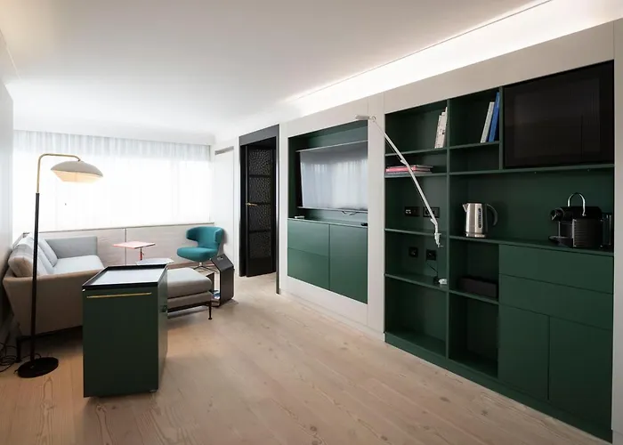 Becozy Self Check-in & Pop-up 4* Zurich