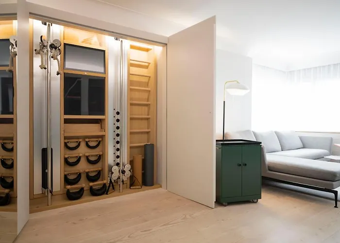 Becozy Self Check-in & Pop-up Hotell 4*