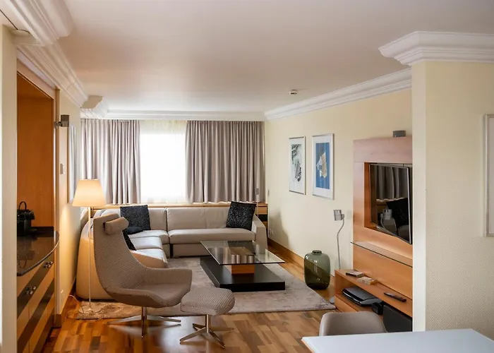 Becozy Self Check-in & Pop-up Hotell